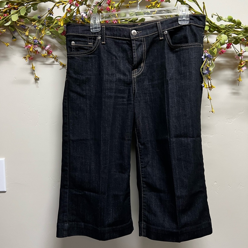 New without Tags David Kahn Designer Jean Low Rise Crop with Cuff Capri. Classy!
